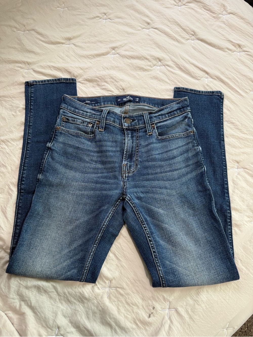 Hollister Slim Fit Mid-Blue Washed Jeans